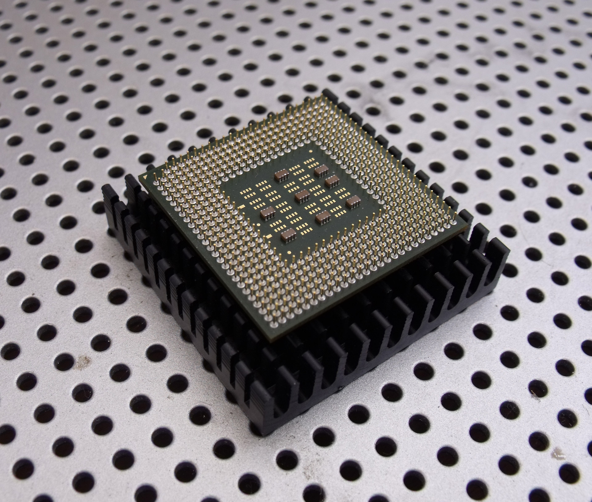 Computer Chip Free Stock Photo - Public Domain Pictures
