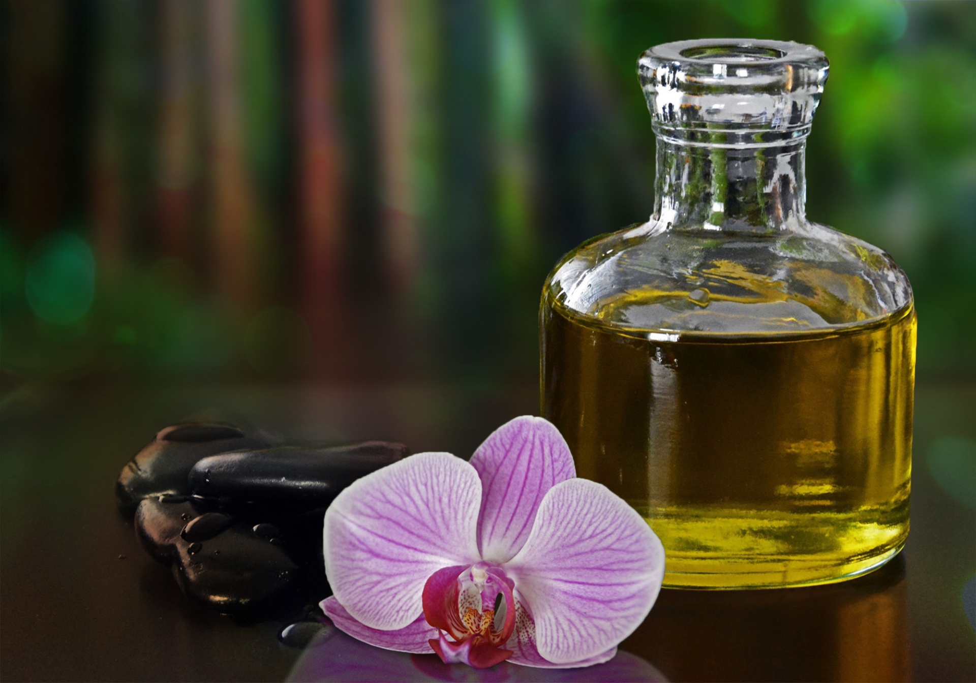 hot-stones-massage-orchid-and-oil.jpg