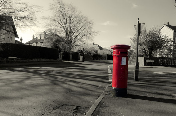 http://www.publicdomainpictures.net/pictures/30000/nahled/red-mailbox.jpg