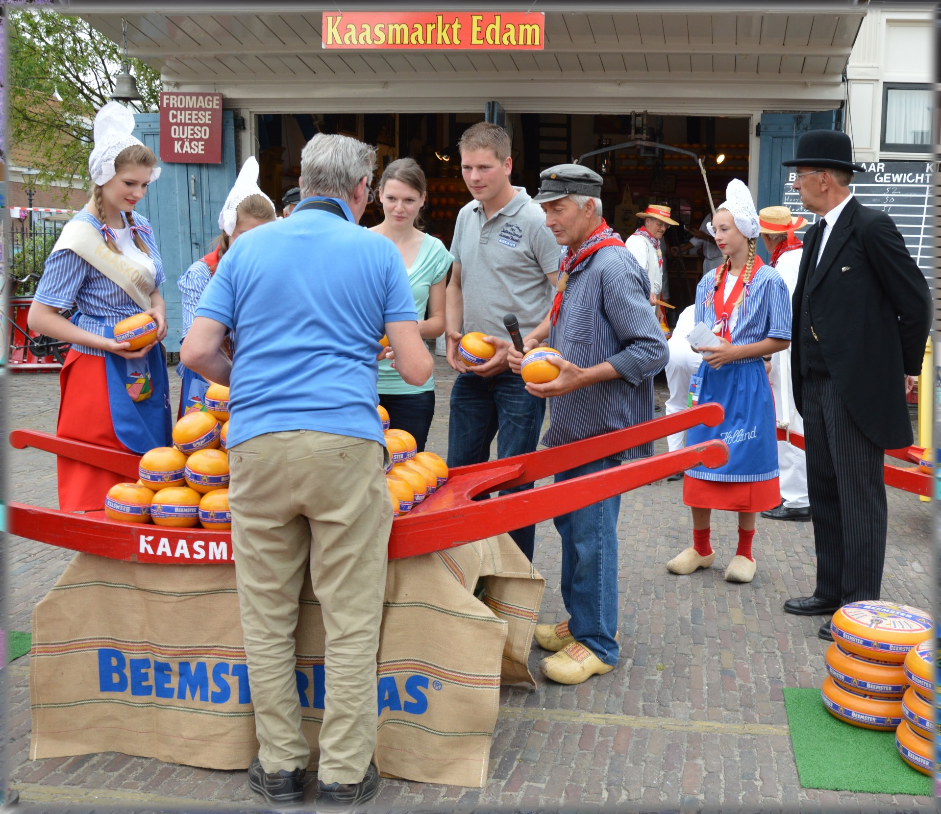 Farmer Henk On The Cheese Market 02