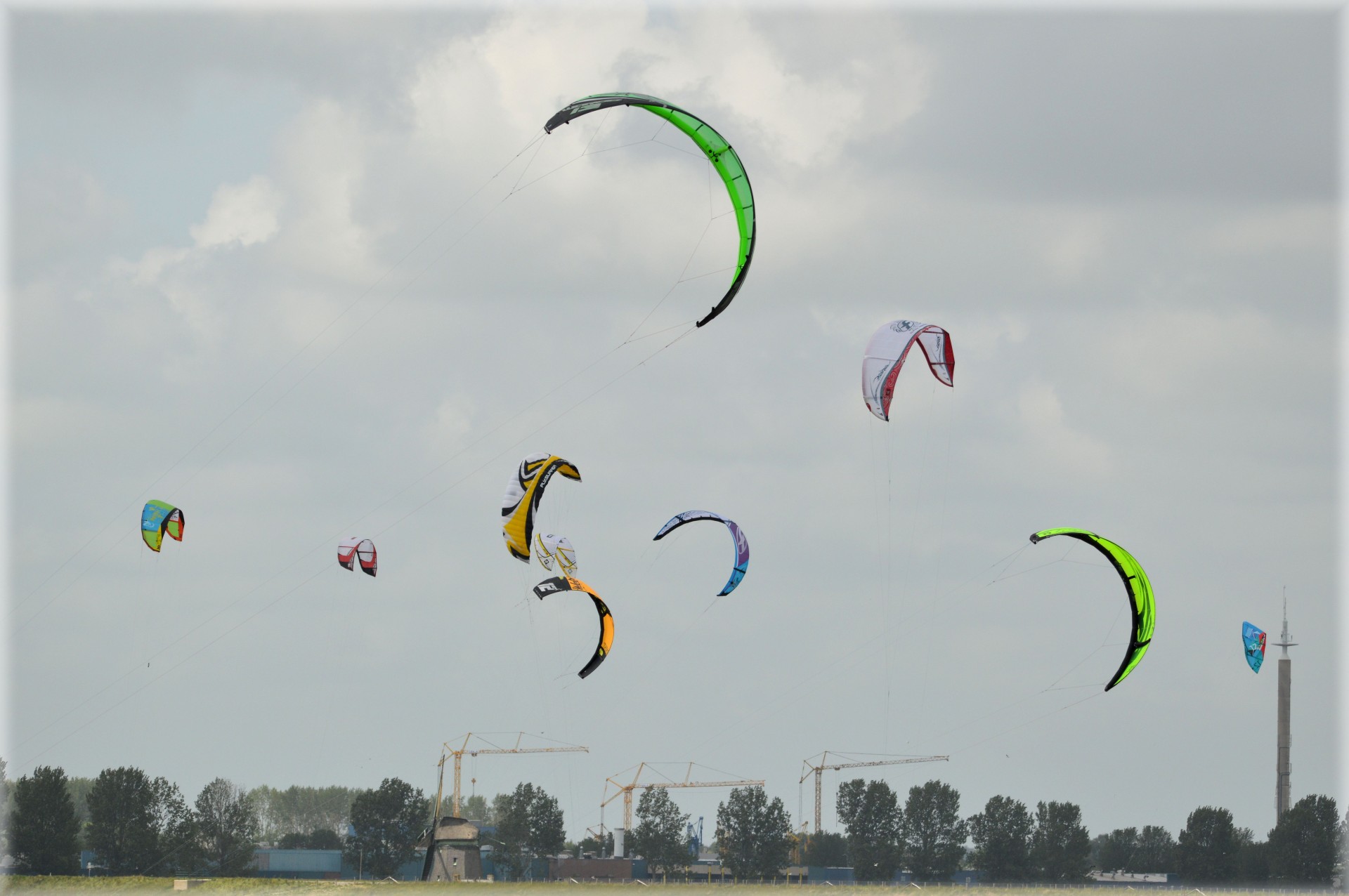 Wind And Kite Surfing 10