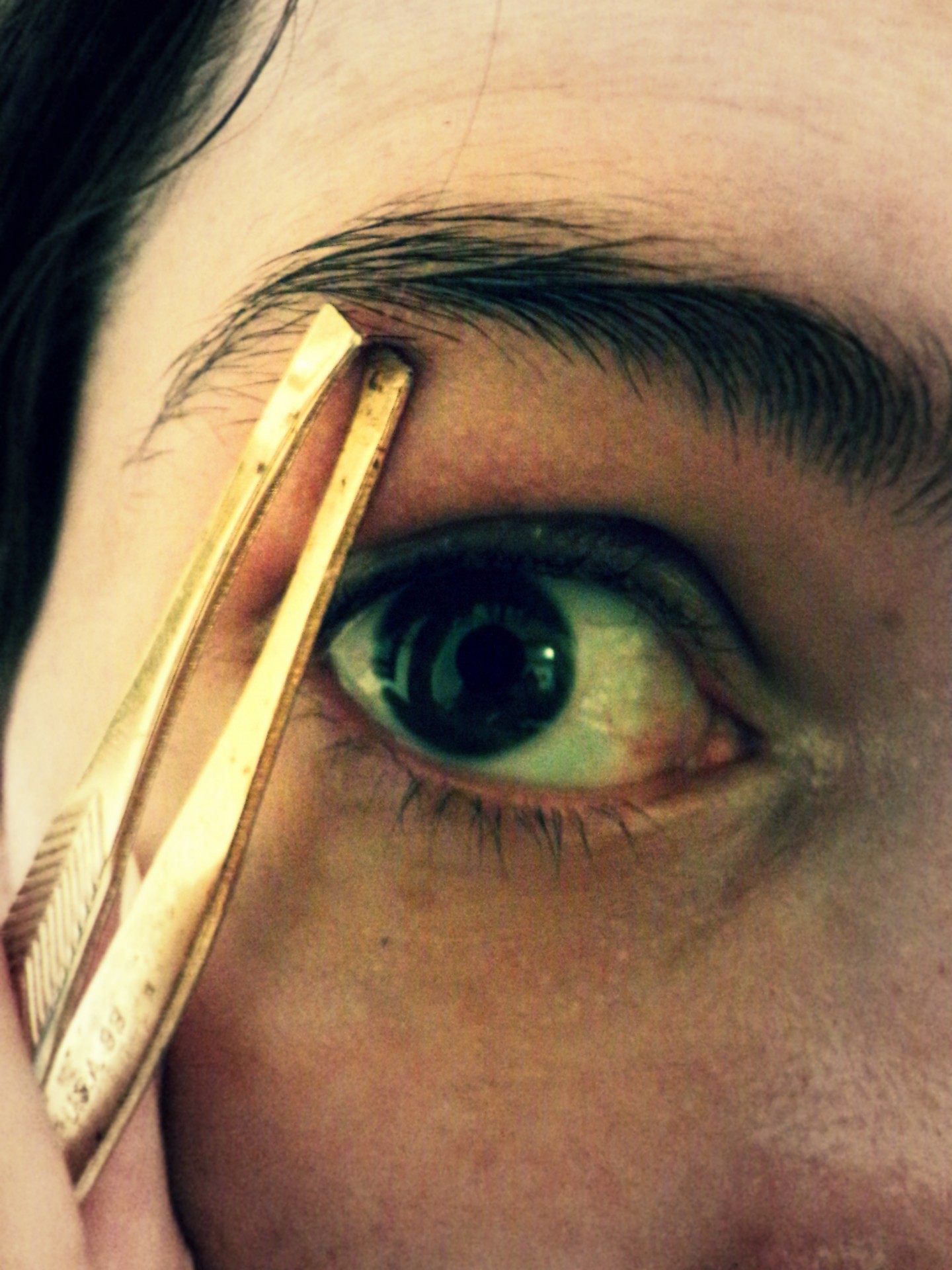 12 Things You Need To Stop Doing To Your Eyebrows