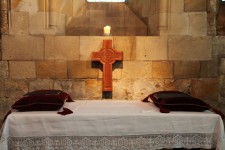 Cruz e altar