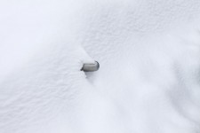 Carro coberto de neve