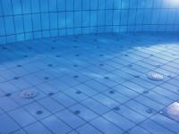 Zwembad tegels onderwater
