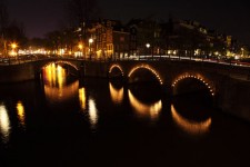 Ponts dans la nuit