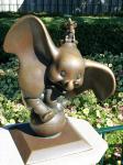 Dumbo és Timothy bronz sculpture