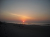 Le lever du soleil sur la plage