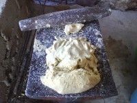 Mealing kamienia i ciasto kukurydziane