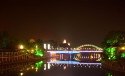 运河在night