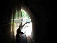 В тоннеле поезд