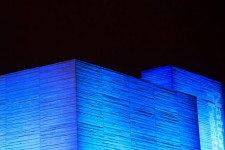 Modrá kostka budovy