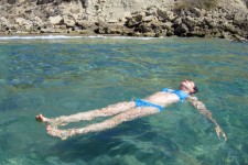Chica relax en el agua