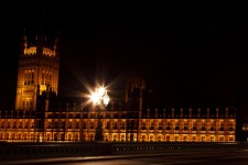 Domy parlamentu v noci