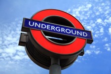 Metroului londonez semn