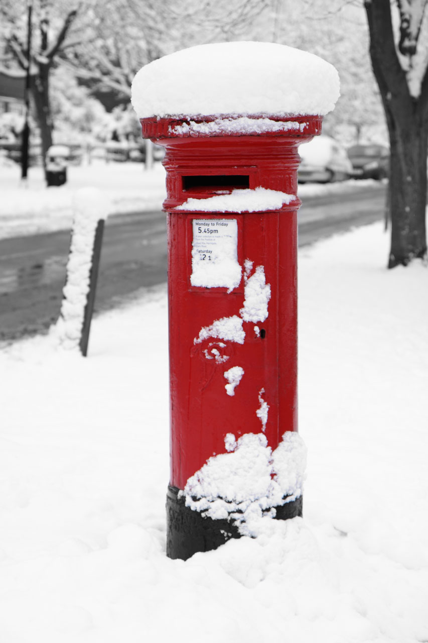 Caixa postal britânico no inverno