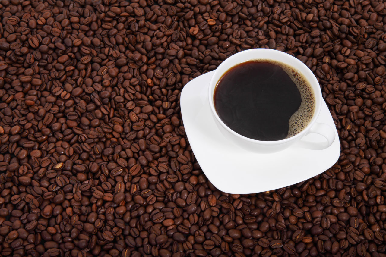 一杯咖啡的咖啡豆