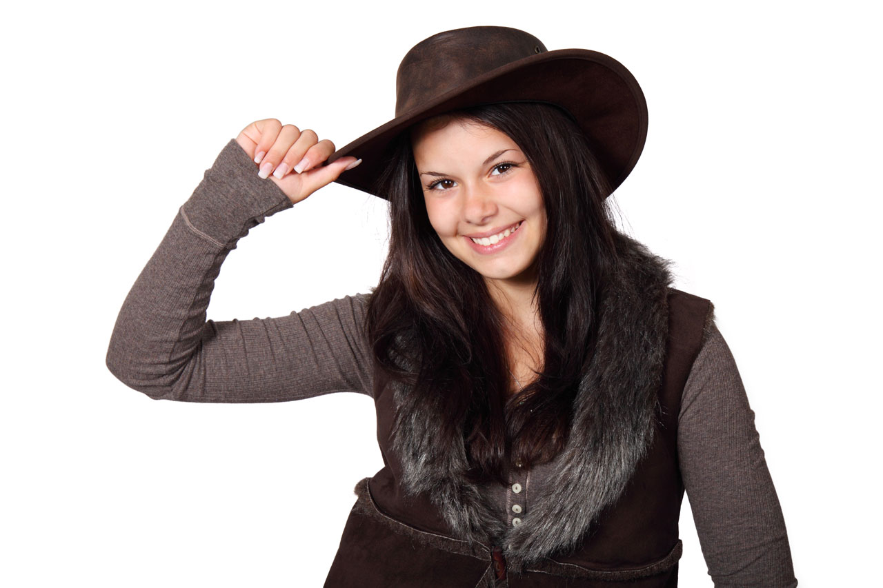 Land flicka med hatt