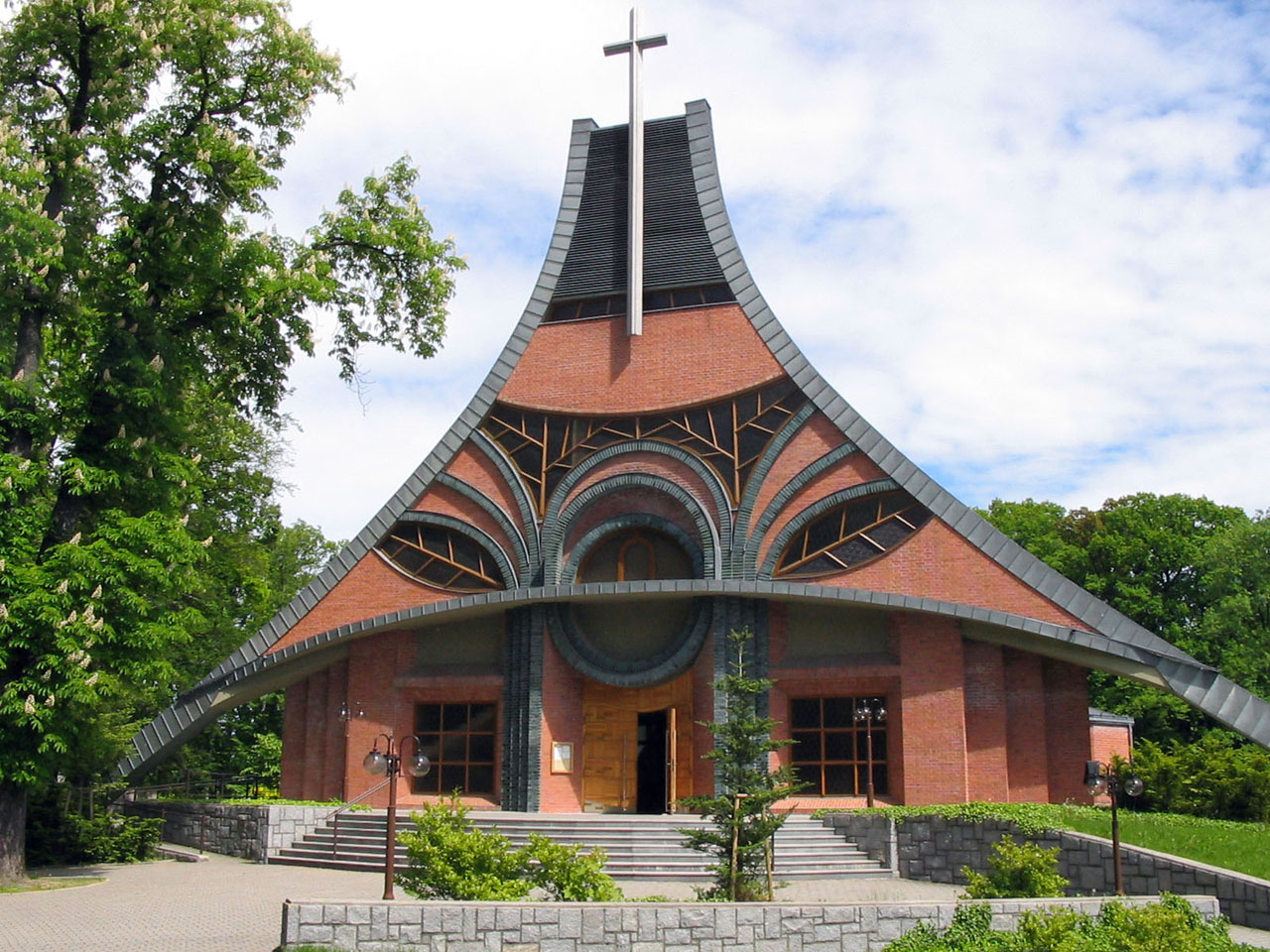 Modern templom