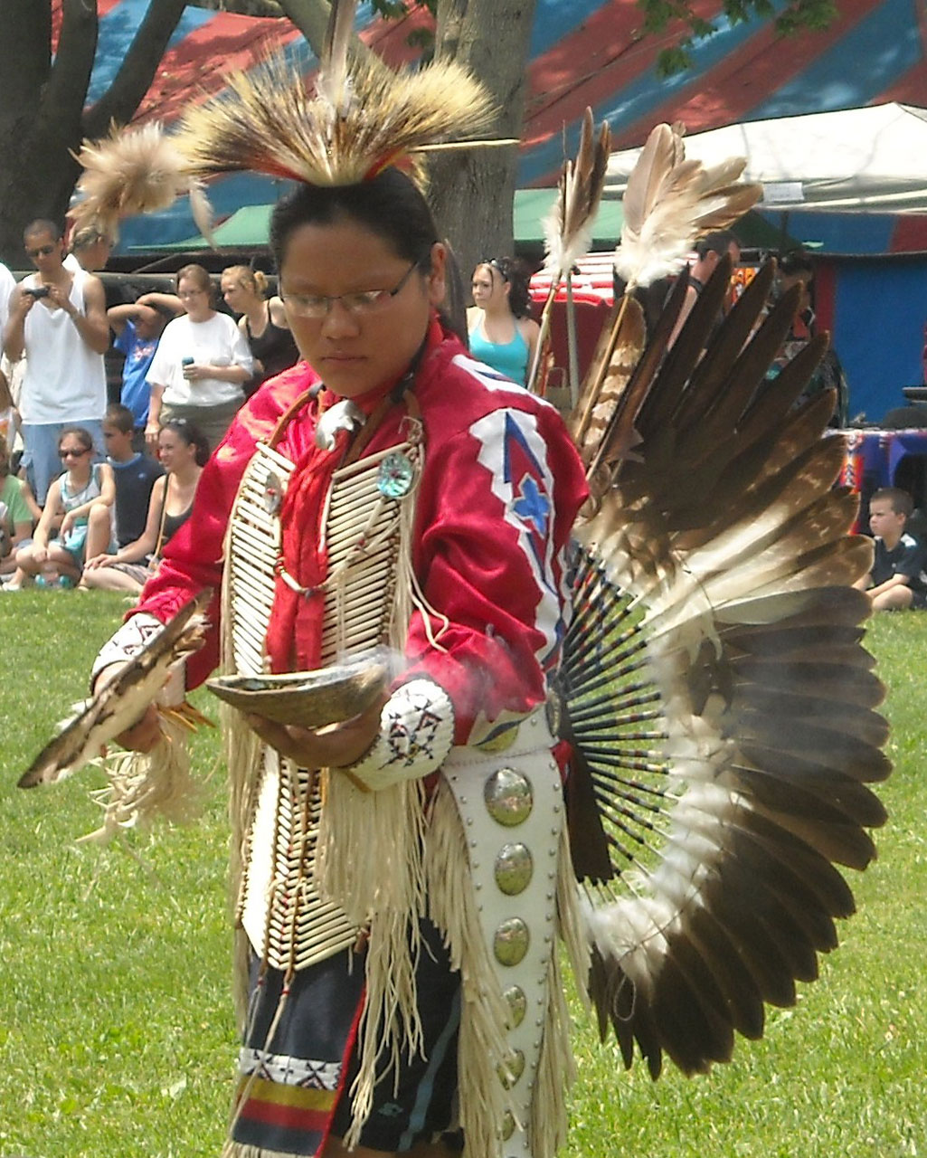 Native American bailarinos