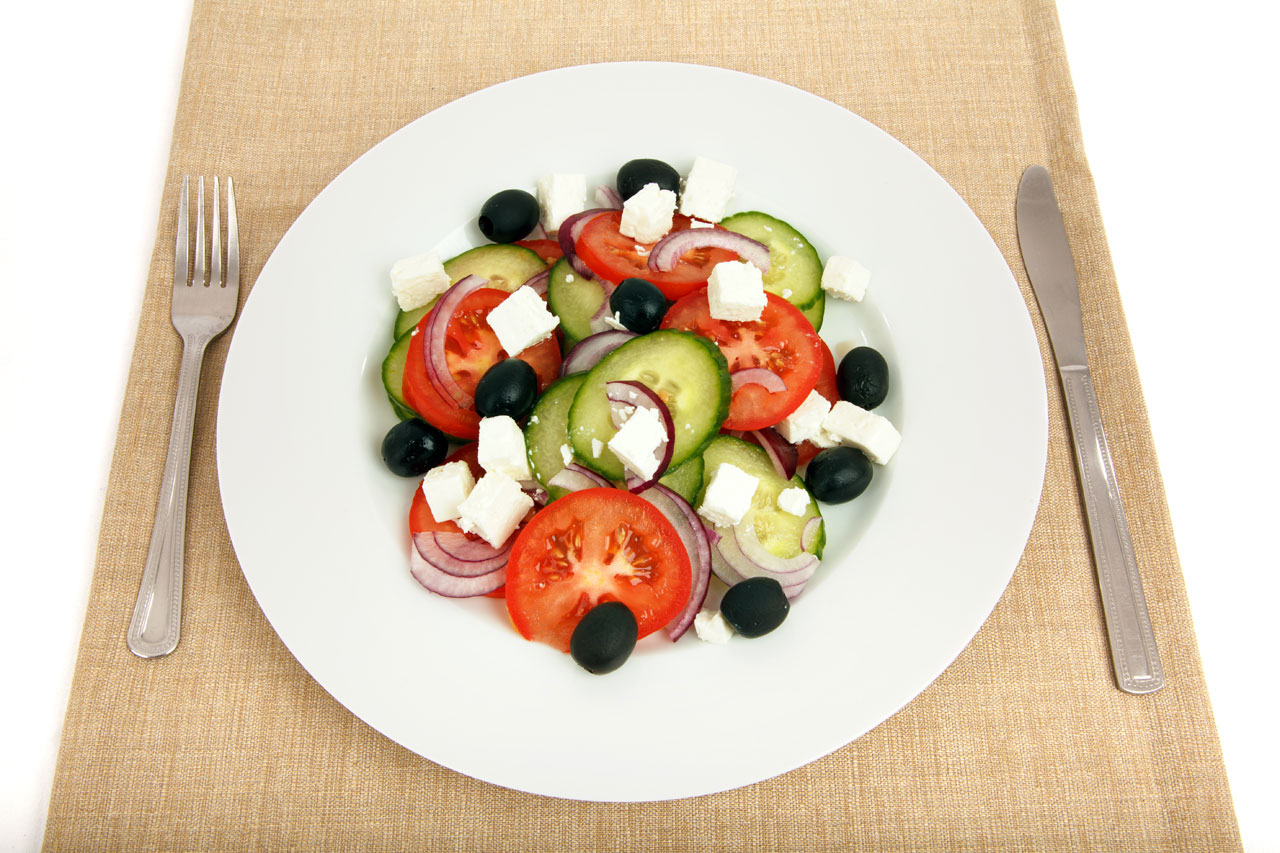 Греческий салат на тарелку