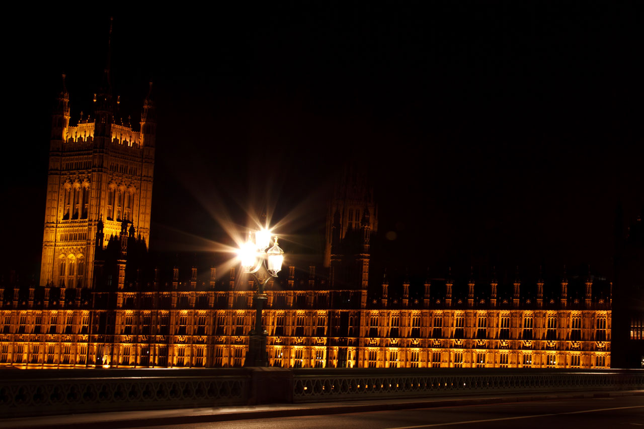 Дома парламента ночью