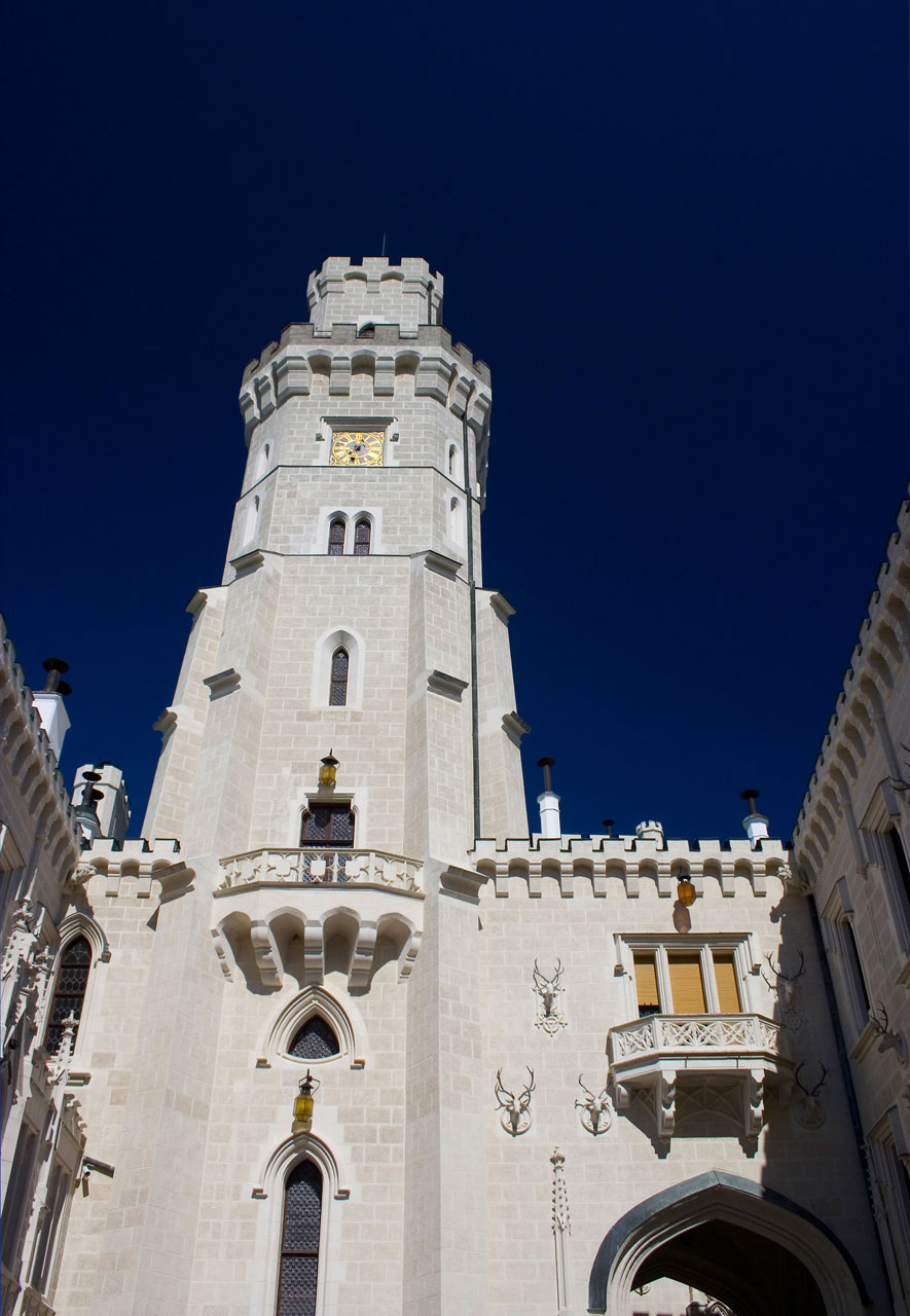 Torre del castillo de Hlu