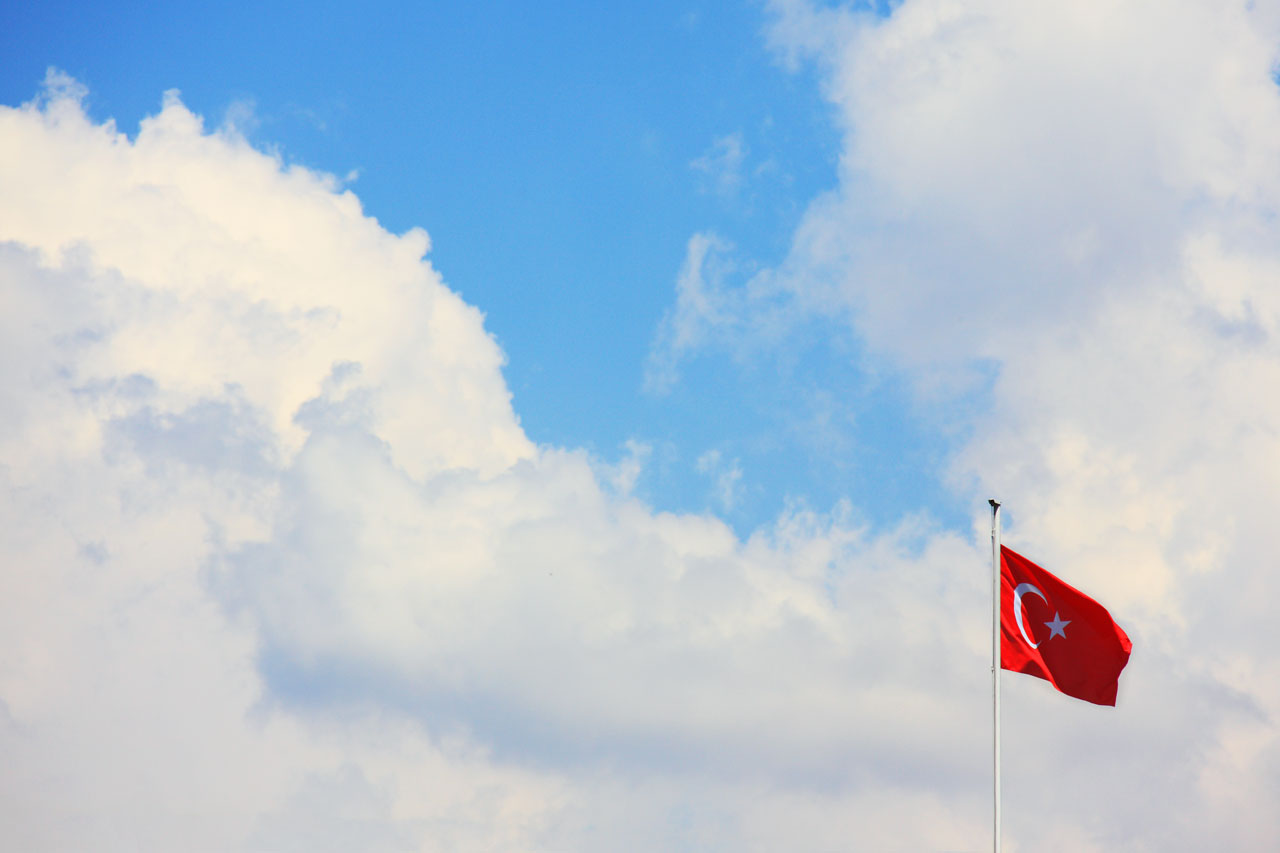 Bandeira da Turquia com o céu