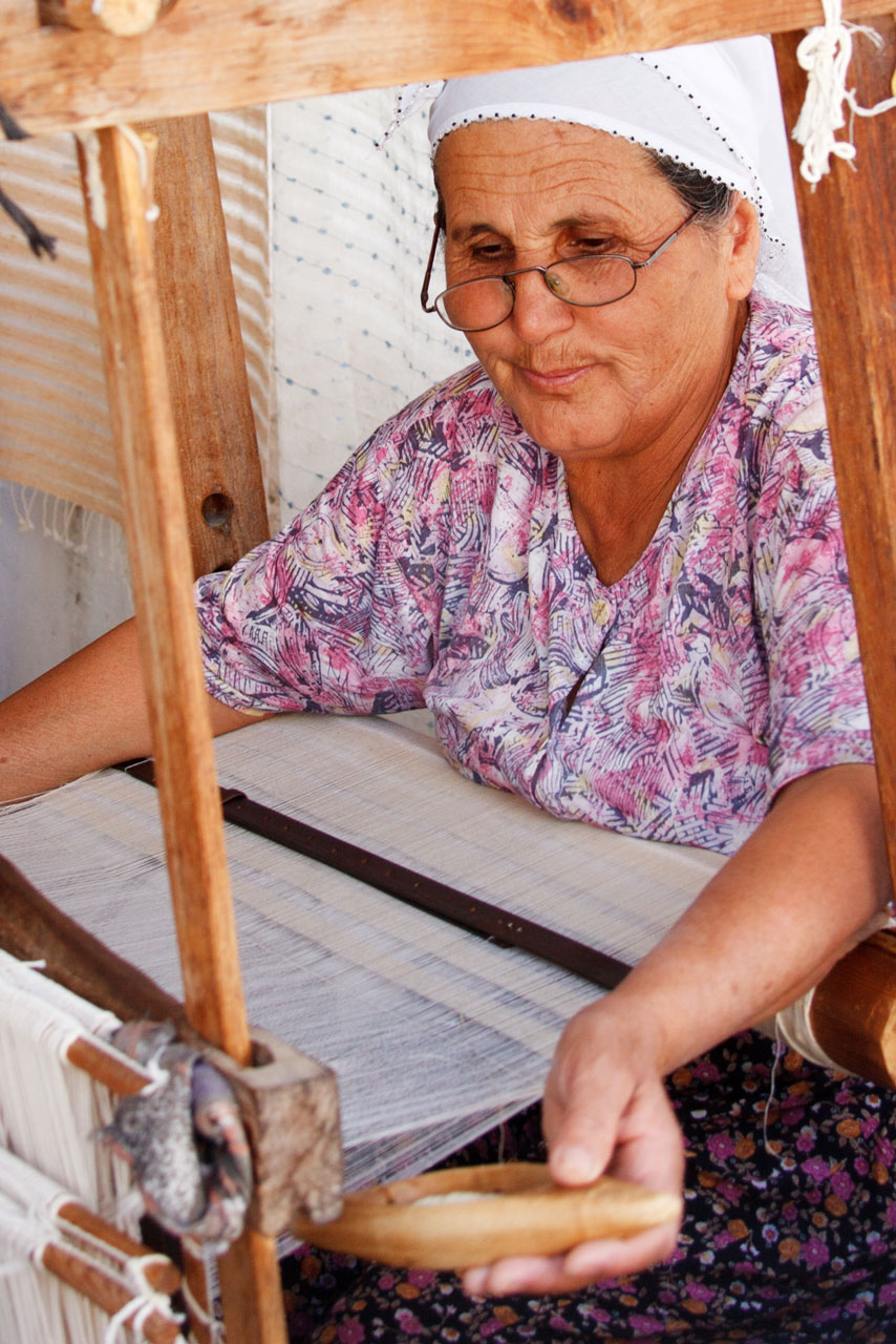 Женщина ткачества