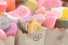 Påsar av färgade socker Snacks
