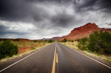 Estrada através Southern Utah