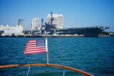 Bandera de EE.UU. y el barco de la Armad