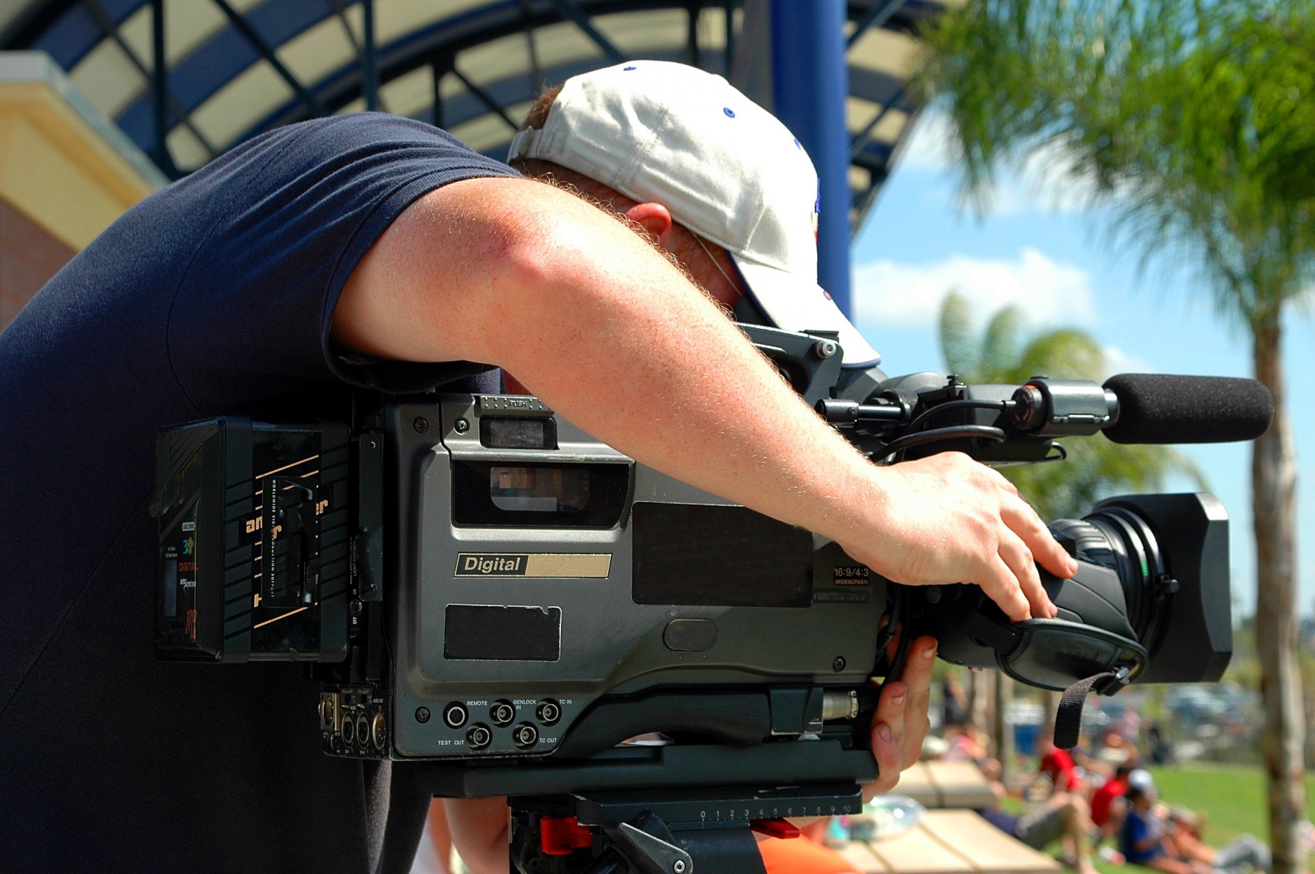 news-cameraman-free-stock-photo-public-domain-pictures