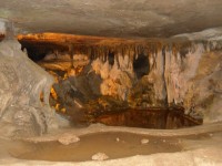 Binnen in de Cavern