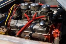 Старый двигатель автомобиля