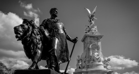 Victoria Memorial Estatua III