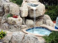Waterval hot tub