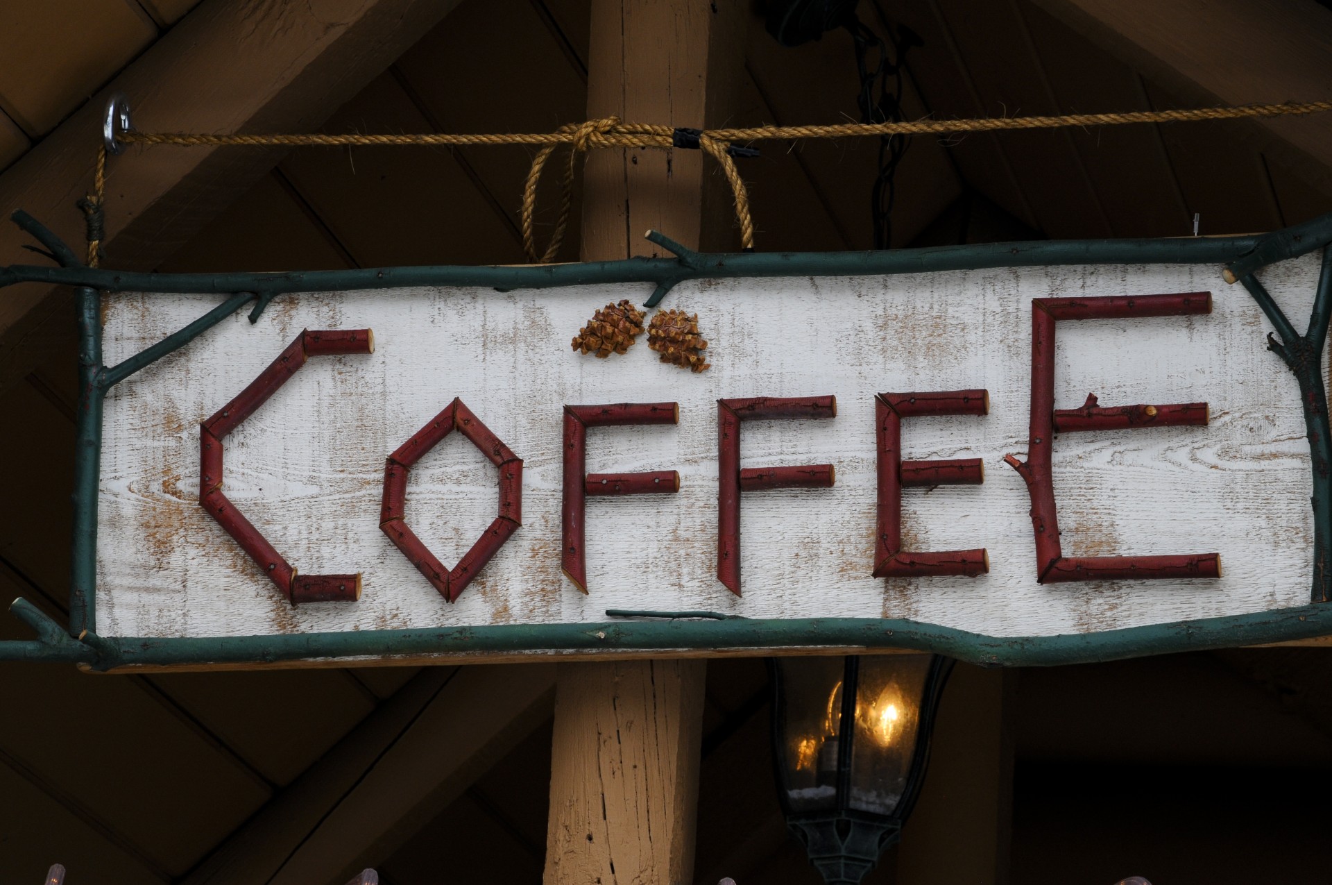 Contul de cafea din lemn