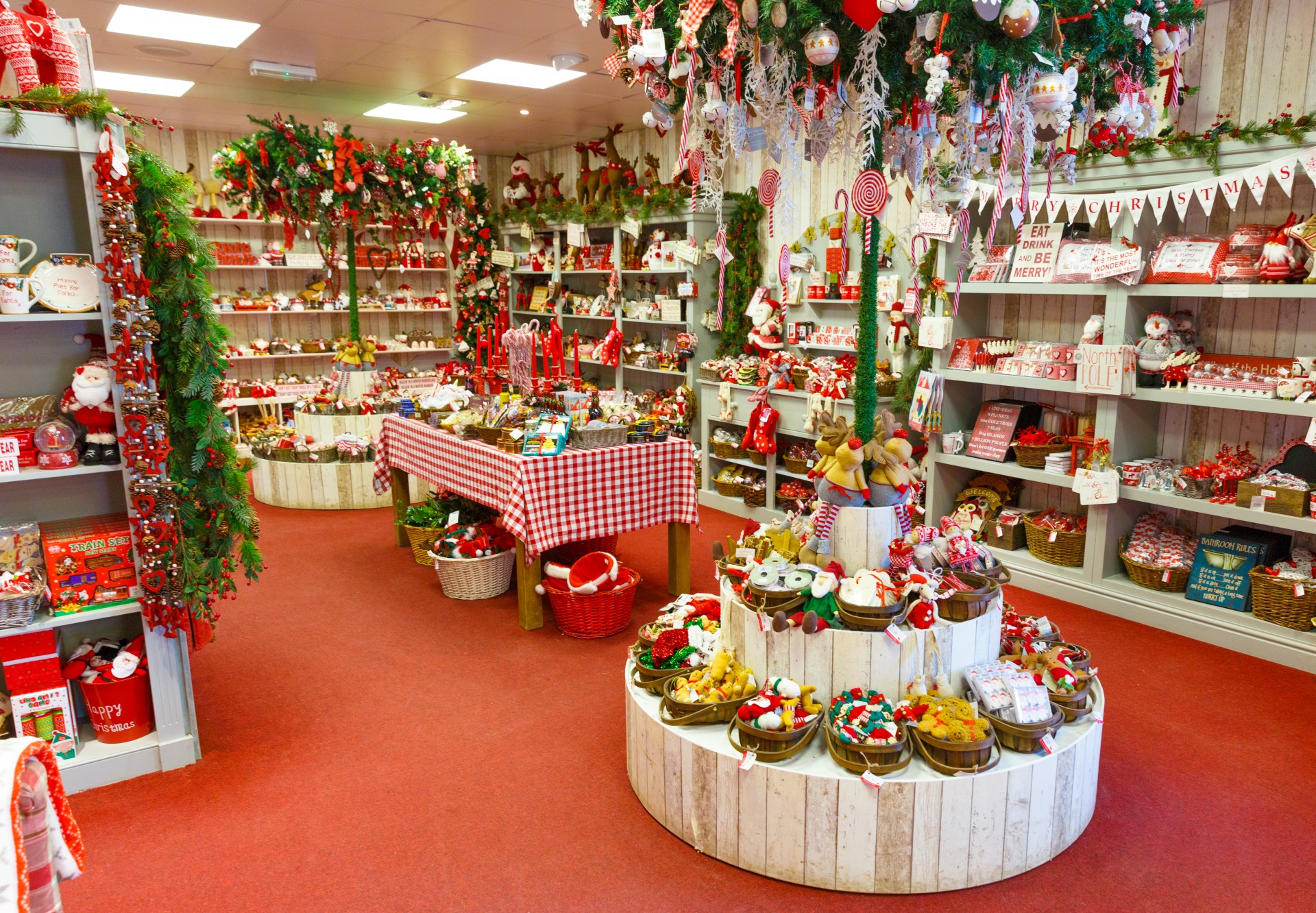 Nice Christmas Shop