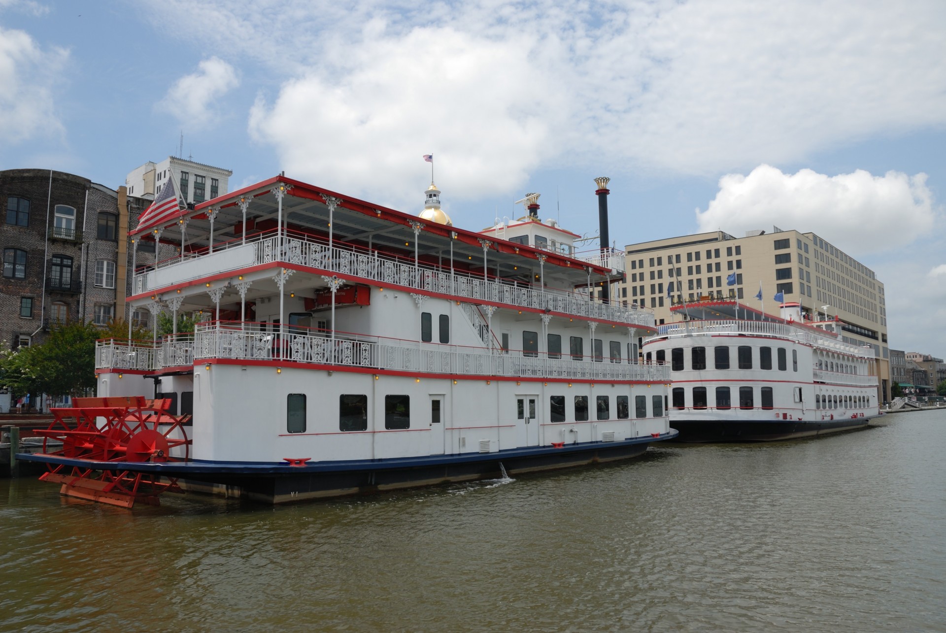 Riverboats pe râul Savannah