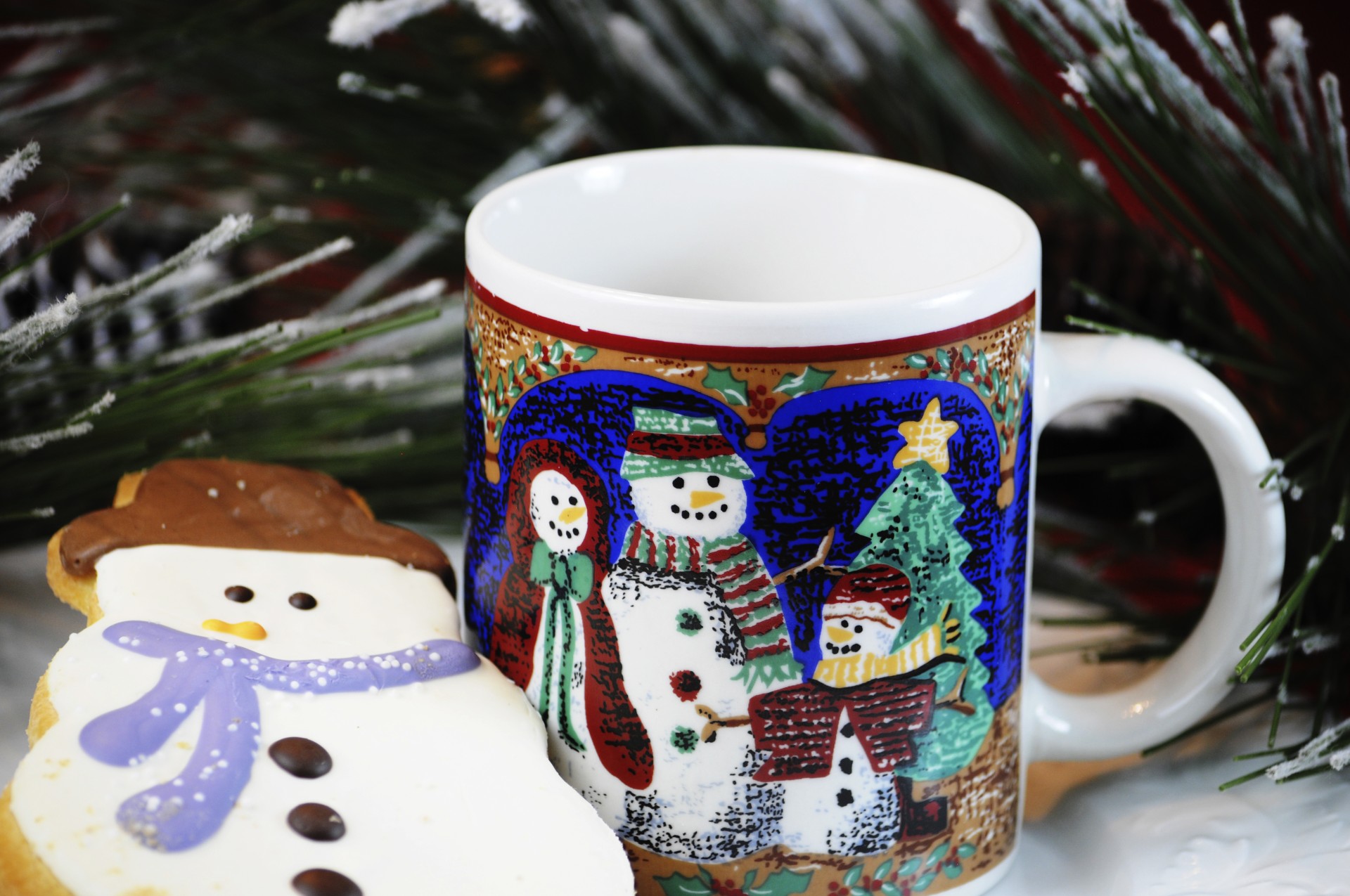 Snowman biscuits et tasse de café