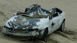 Destruição do carro On The Beach