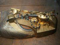 Omslaget tutankhamun coffinette
