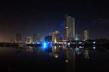 Noche en la bahía de Manila