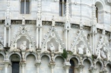 Pisa keresztelőkápolna, részletesen