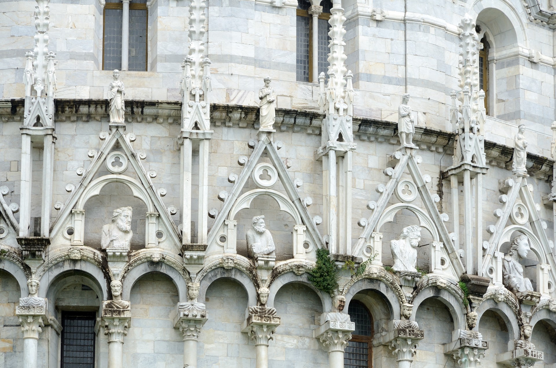 Pisa Baptistry, Detail