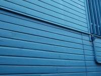 Blaue Holzplatte Wand-