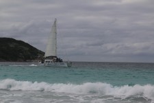 Sail-A-Way passando Mistaken Isola