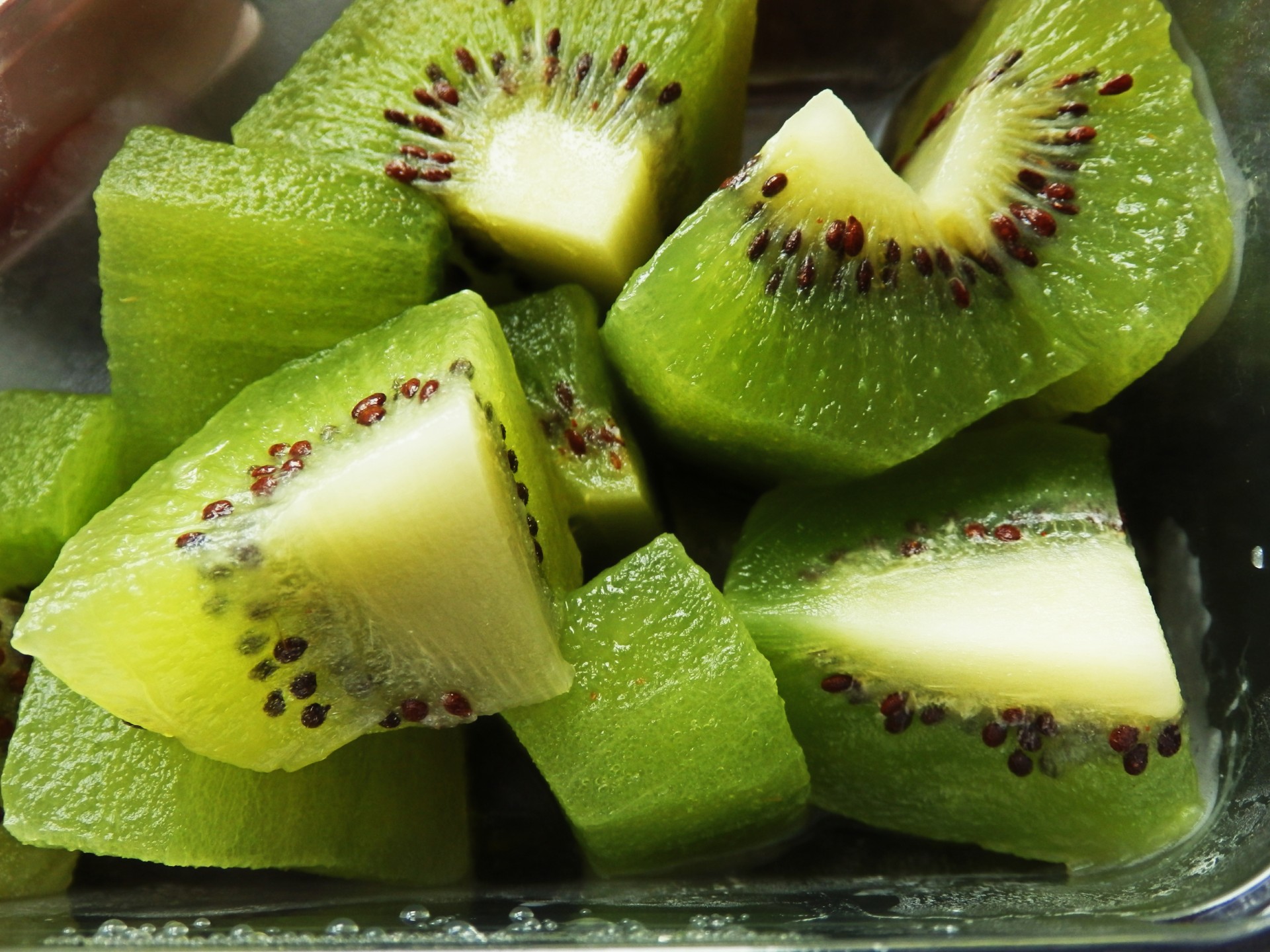 Kiwi Fruit Pieces Free Stock Photo - Public Domain Pictures