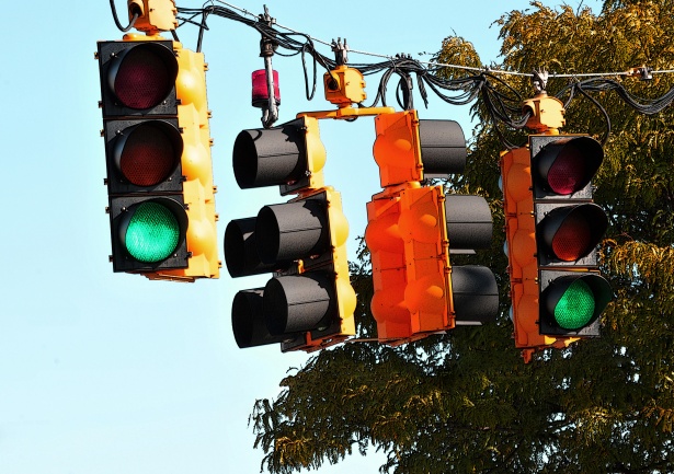 greb Beregning Highland Hanging Traffic Lights Free Stock Photo - Public Domain Pictures
